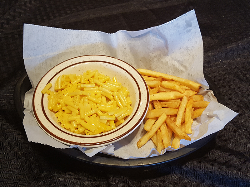 Kids Mac & Cheese with fries